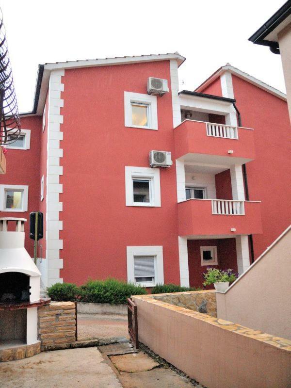 Apartments Mira Rogoznica  Eksteriør bilde