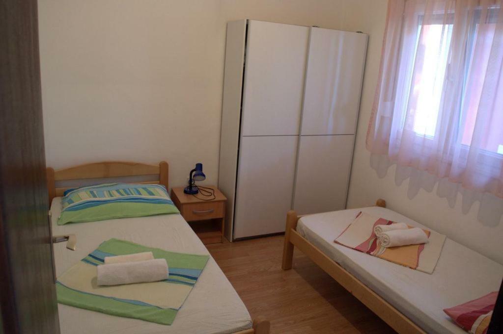 Apartments Mira Rogoznica  Eksteriør bilde