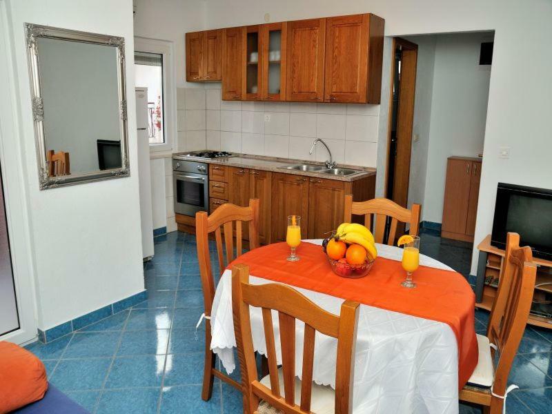 Apartments Mira Rogoznica  Eksteriør bilde