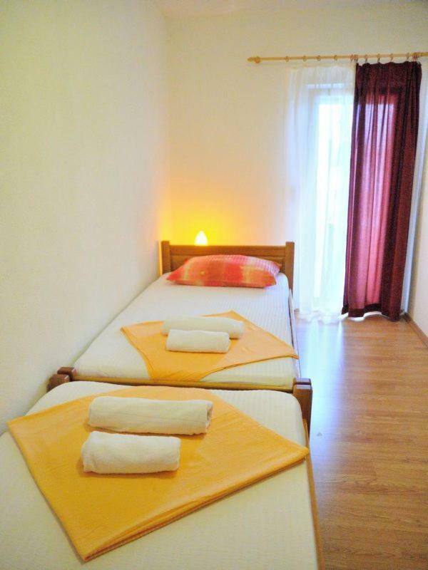 Apartments Mira Rogoznica  Eksteriør bilde